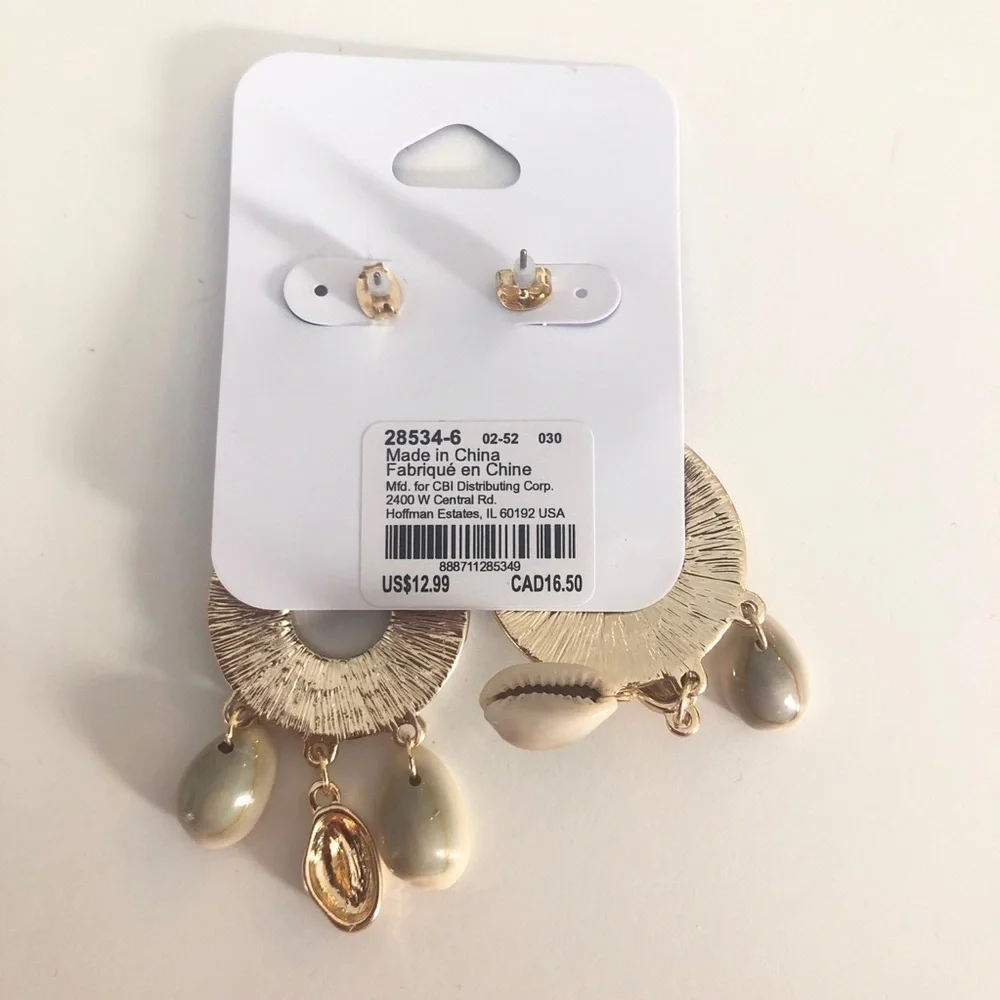 Claire's Gold tone Teardrop Seashell Drop Earrings - Picture 3 of 3